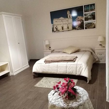 Domus Al Corso Con Servizio B&B คาโนซา ดิ พูเจลีย ภายนอก รูปภาพ