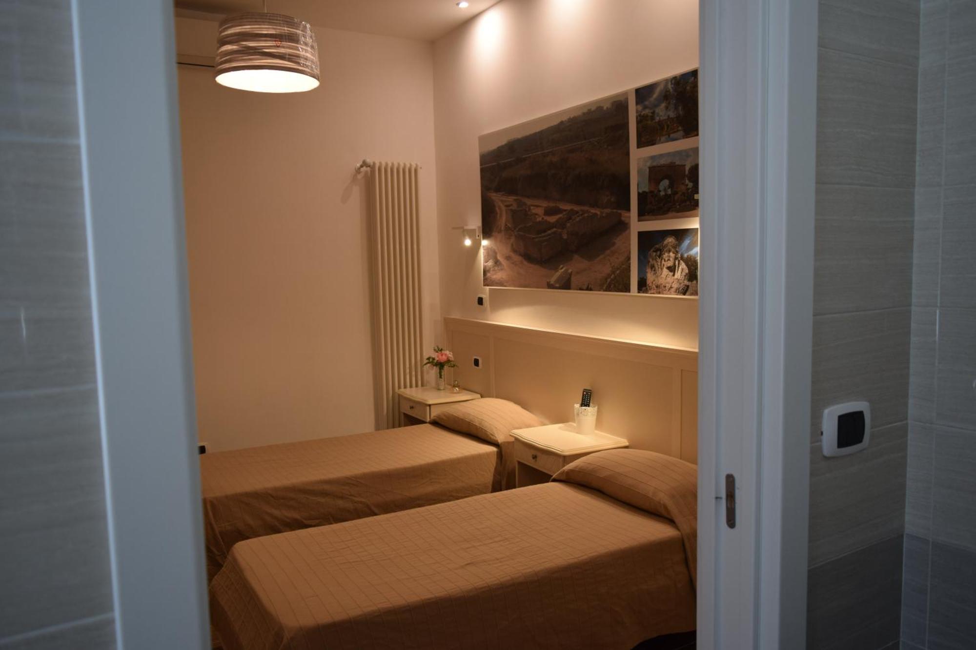 Domus Al Corso Con Servizio B&B คาโนซา ดิ พูเจลีย ภายนอก รูปภาพ