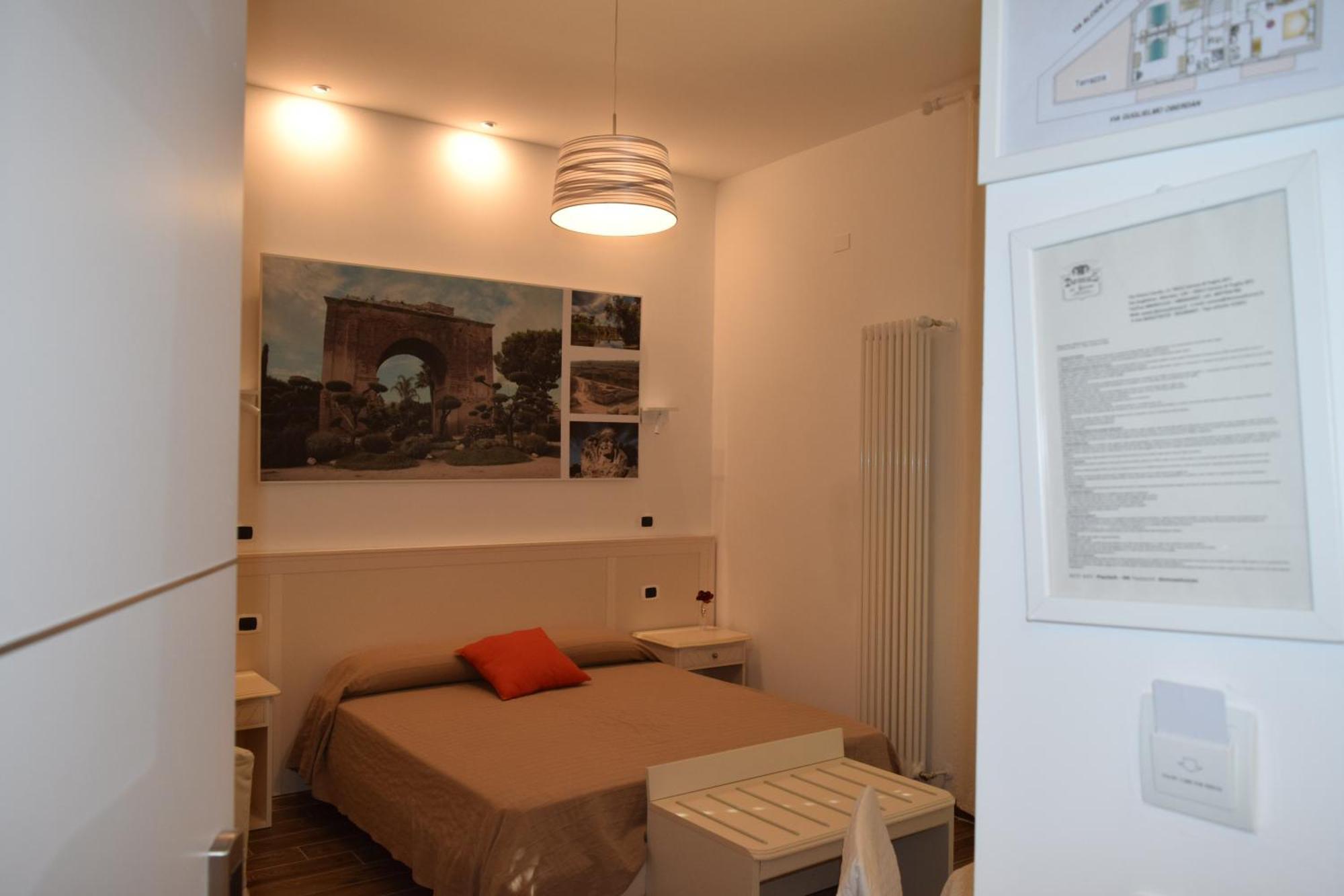 Domus Al Corso Con Servizio B&B คาโนซา ดิ พูเจลีย ภายนอก รูปภาพ