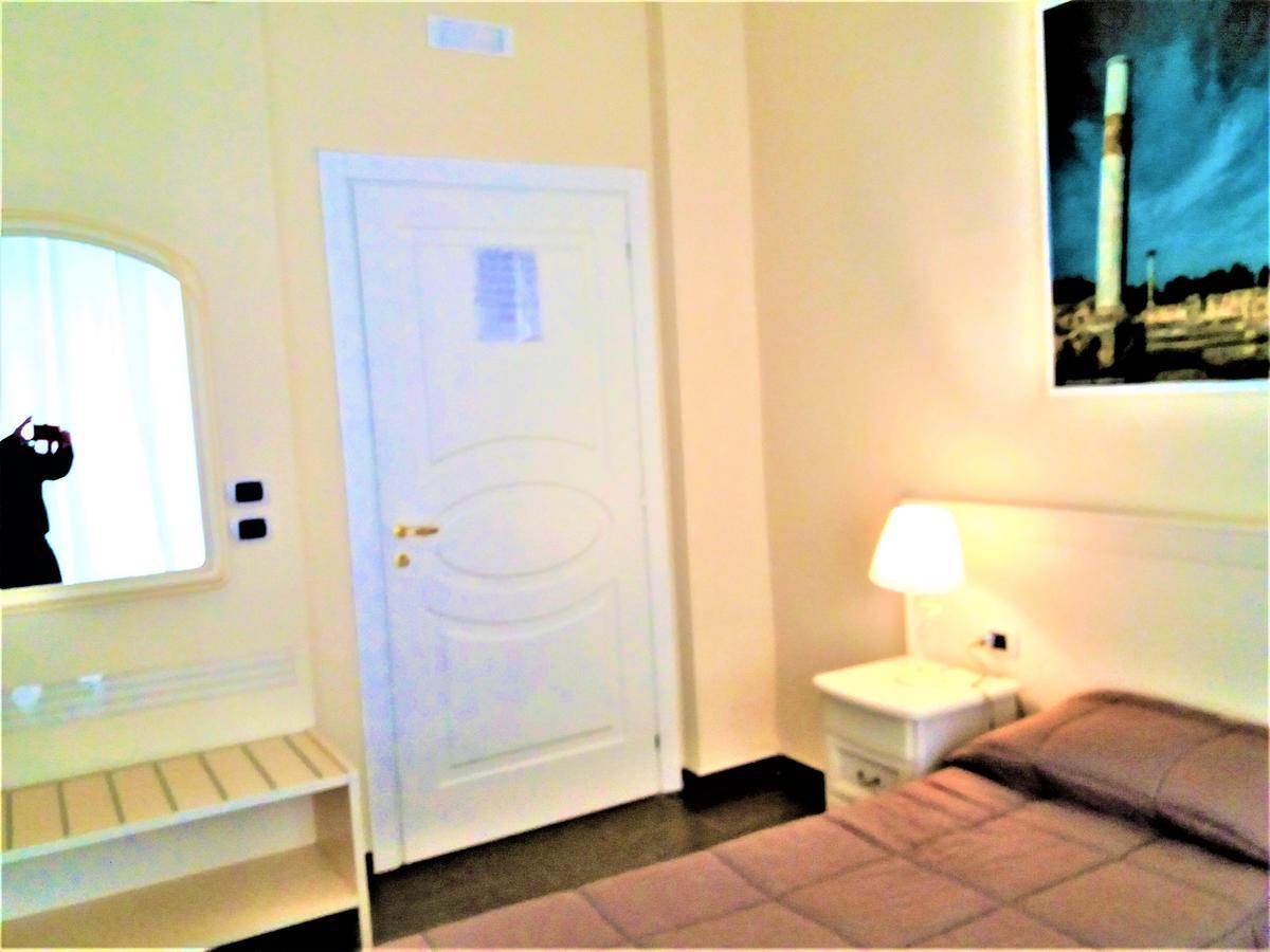 Domus Al Corso Con Servizio B&B คาโนซา ดิ พูเจลีย ภายนอก รูปภาพ