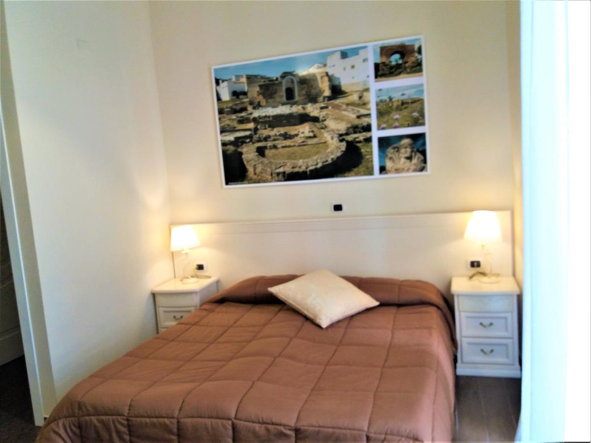 Domus Al Corso Con Servizio B&B คาโนซา ดิ พูเจลีย ภายนอก รูปภาพ
